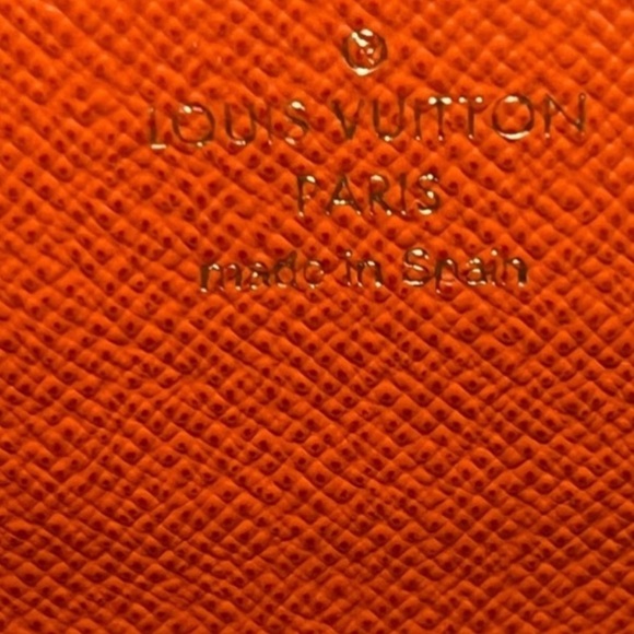 AUTHENTICATED Louis Vuitton  Emile Wallet - Picture 8 of 13